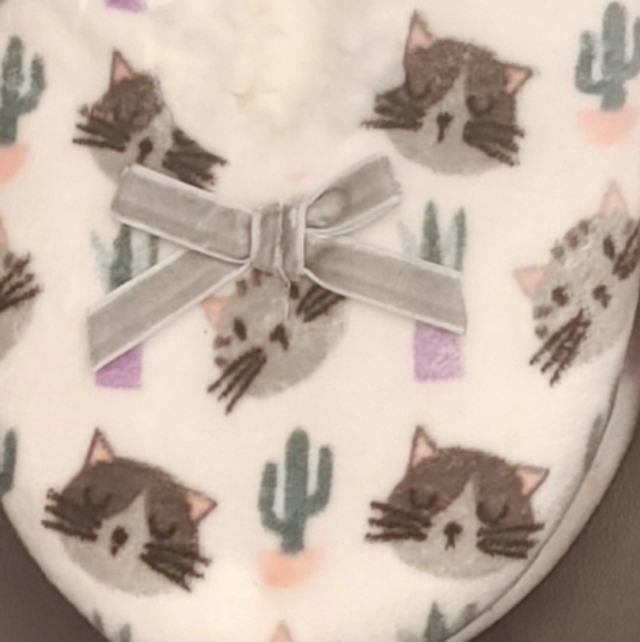 ✴FB by FUZZY BABBA SLIPPER SOCKS✴ - Picture 2 of 4